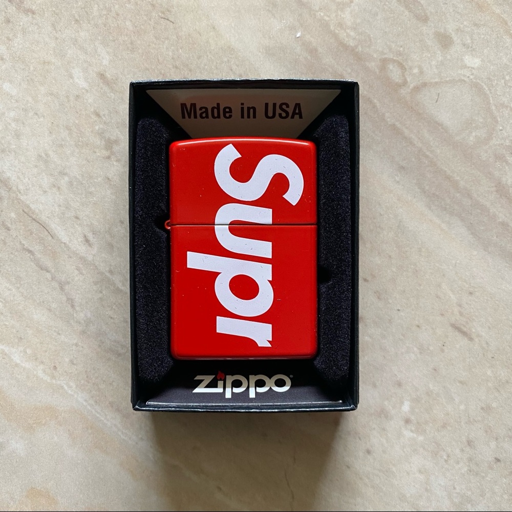Supreme Zippo